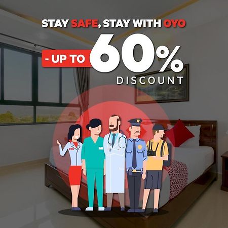 Oyo 821 Hotel Dinasti Makassar Esterno foto