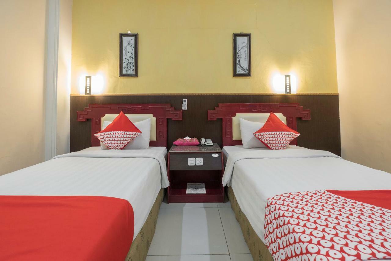 Oyo 821 Hotel Dinasti Makassar Esterno foto