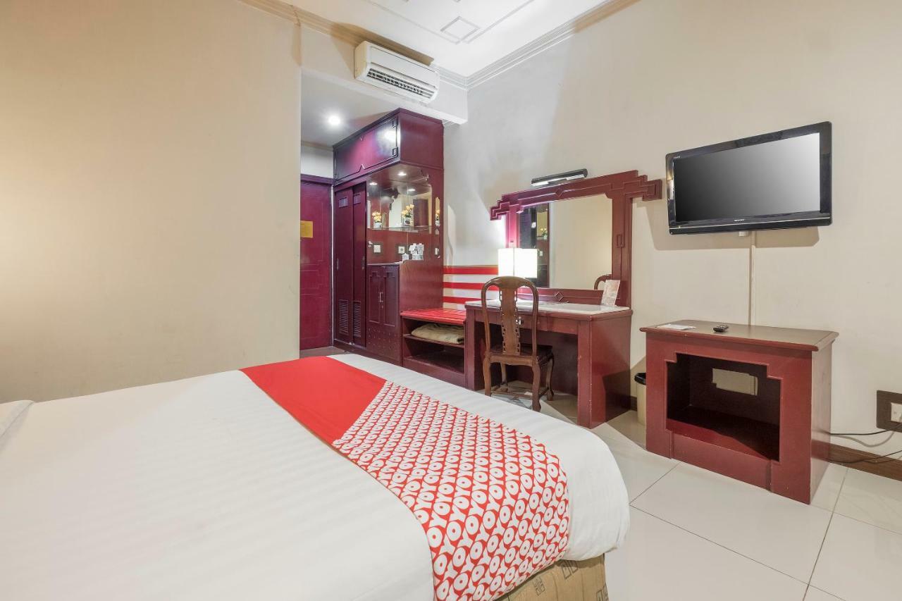 Oyo 821 Hotel Dinasti Makassar Esterno foto