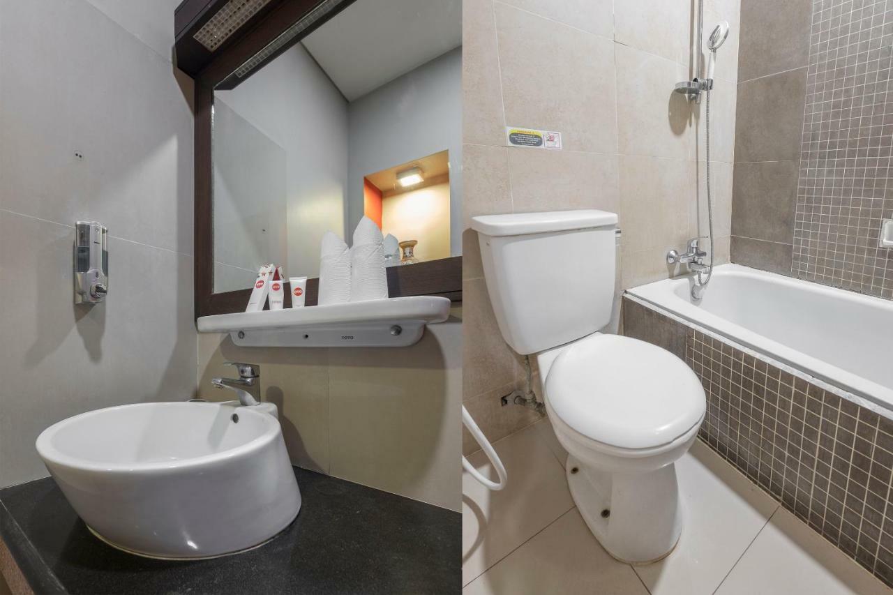 Oyo 821 Hotel Dinasti Makassar Esterno foto