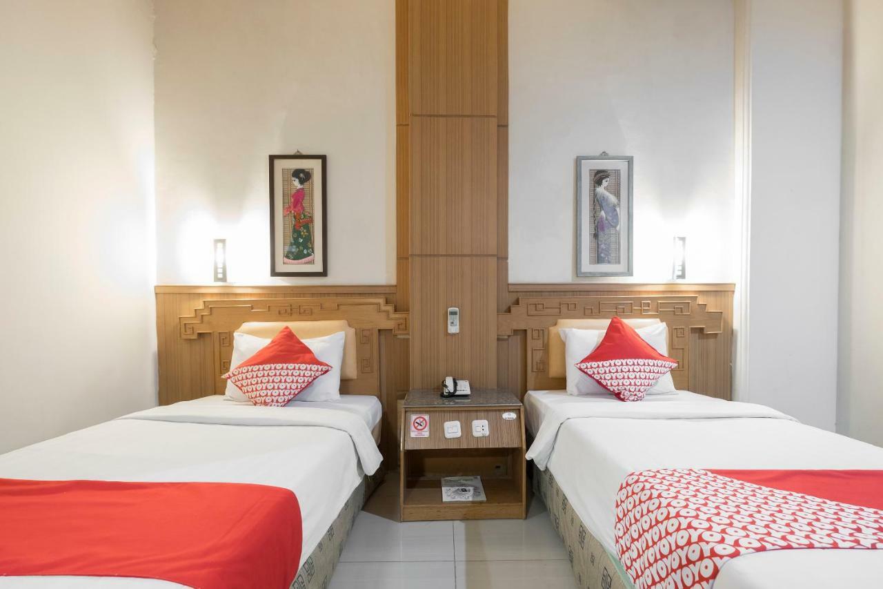 Oyo 821 Hotel Dinasti Makassar Esterno foto