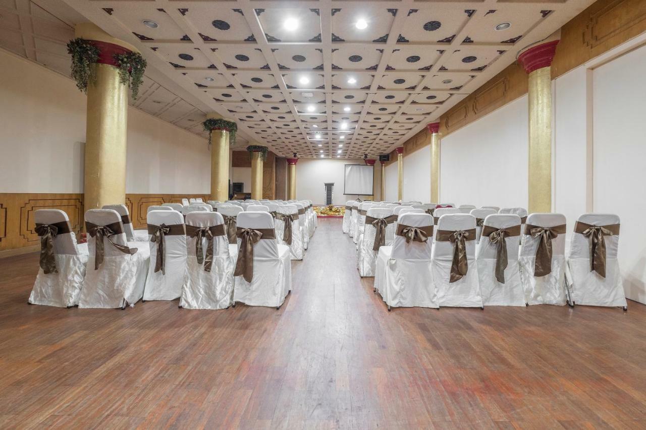 Oyo 821 Hotel Dinasti Makassar Esterno foto