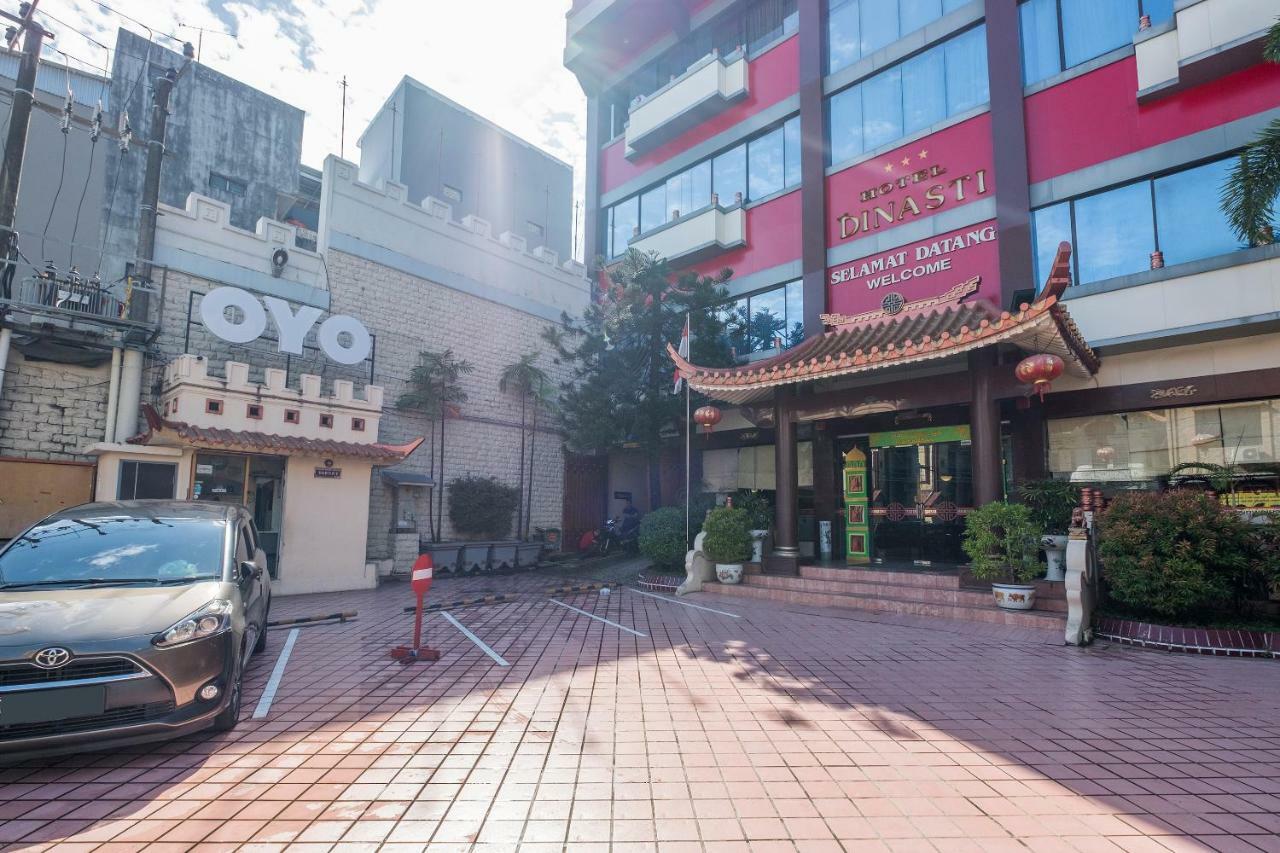Oyo 821 Hotel Dinasti Makassar Esterno foto