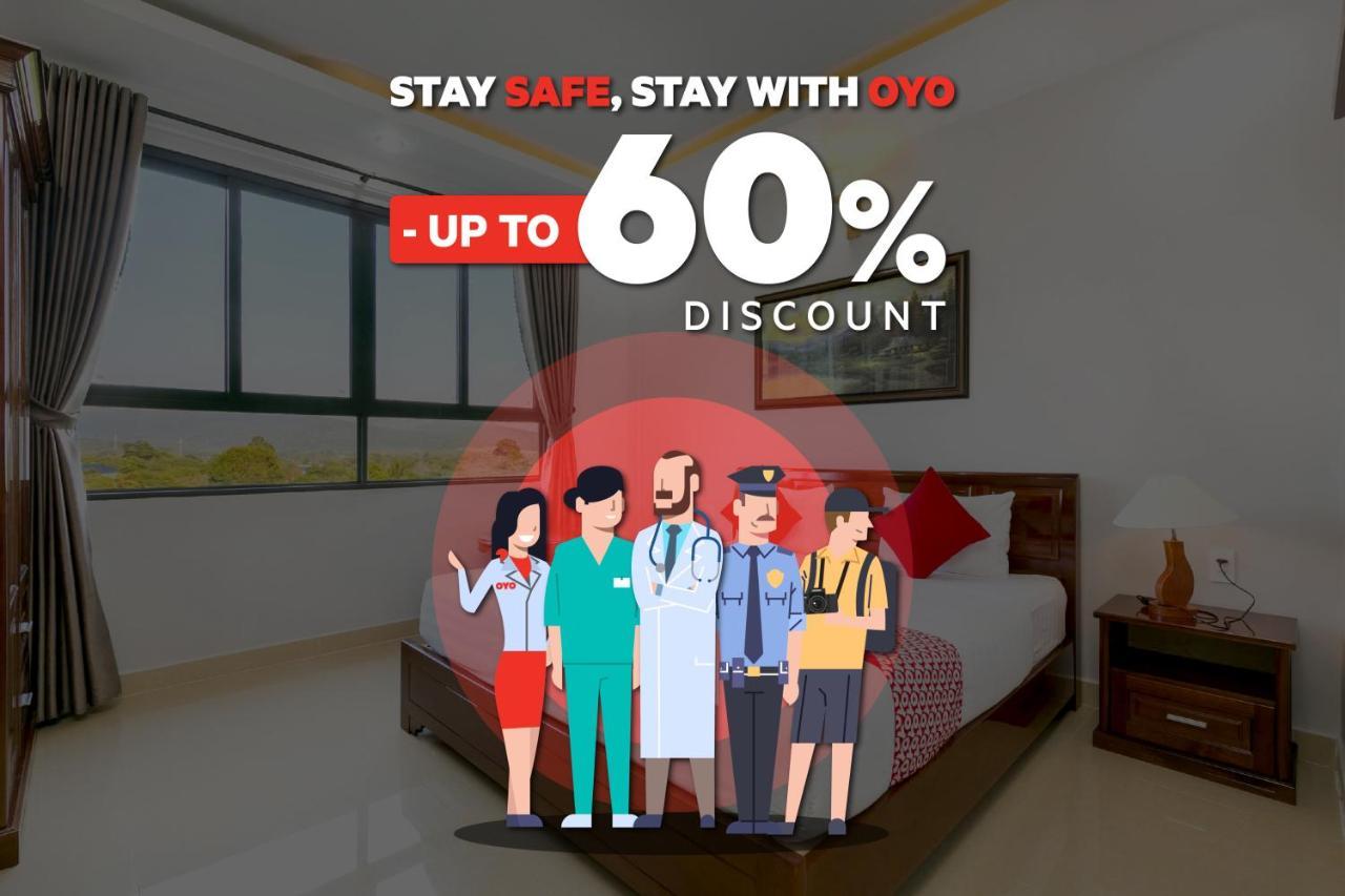 Oyo 821 Hotel Dinasti Makassar Esterno foto